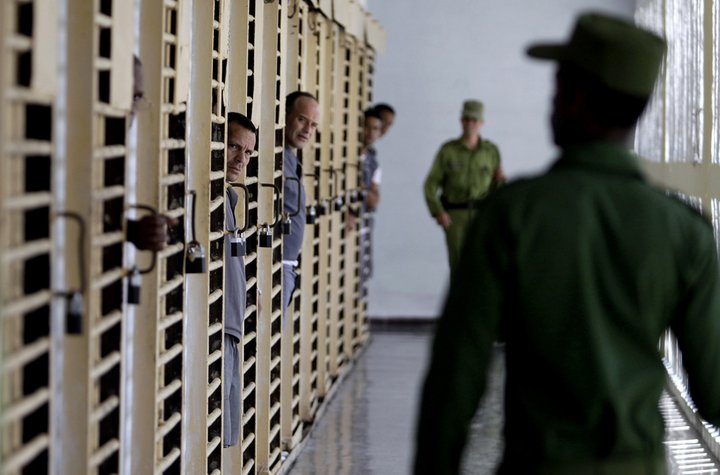 0502_cuba-prison3.jpg