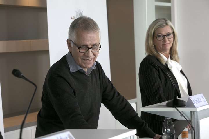 Þórólfur Guðnason og Alma Möller.
