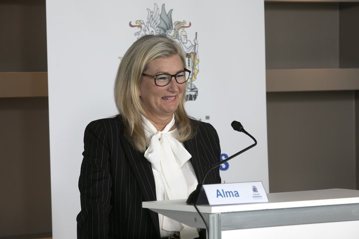 Alma Möller, landlæknir.