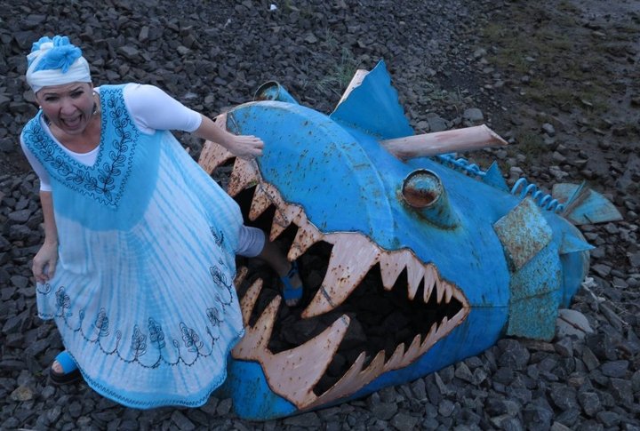 280 Kjólar - Kjólagjörningur í níu mánuði