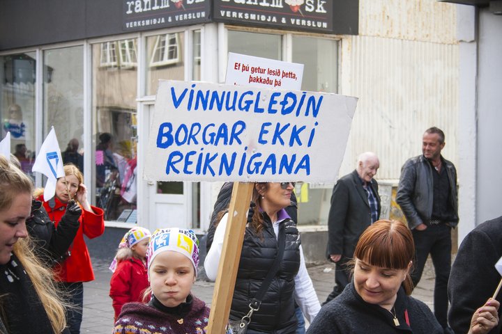 Stórir hópar opinberra starfsmanna hafa lengi haft lægri laun en samanburðarhópar á almennum vinnumarkaði en betri lífeyrisréttindi. Nú á að jafna þessa stöðu.