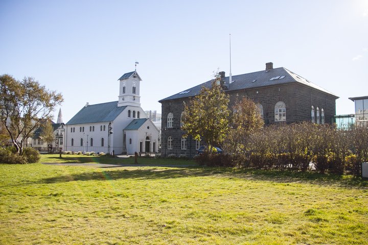 alþingi dómkirkjan austurvöllur 