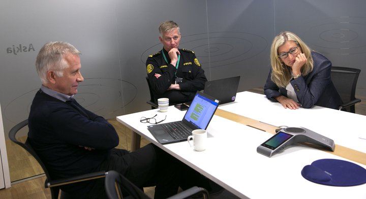 Þríeykið og aðrir sérfróðir viðbragðsaðilar njóta yfirburðatrausts hjá Íslendingum – en á bilinu 94-96 prósenst segjast treysta því að fá áreiðanlegar upplýsingar um veirufjárann þaðan.