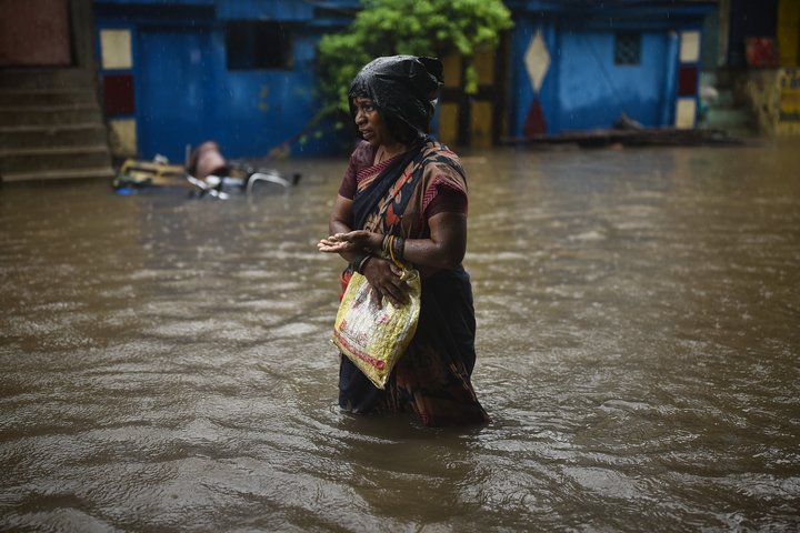 Flóð hafa verið tíð víða á Indlandi í ár.