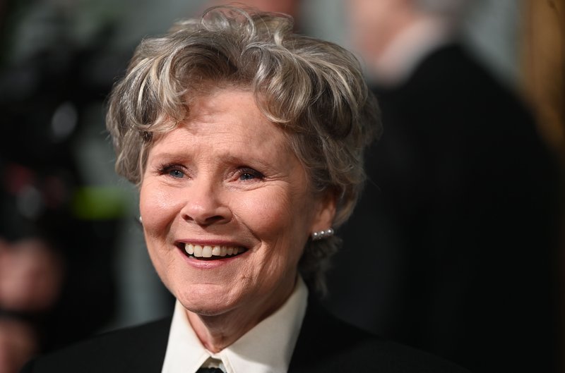 Imelda Staunton fer með hlutverk Elísabetar drottningar.