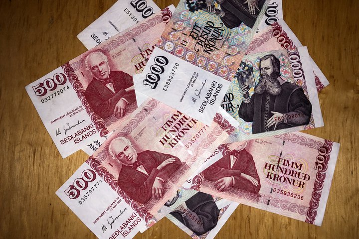 Lögfræðingar við HR og HÍ hafa rýnt í umræðu um lögmæti stóreignaskatta.