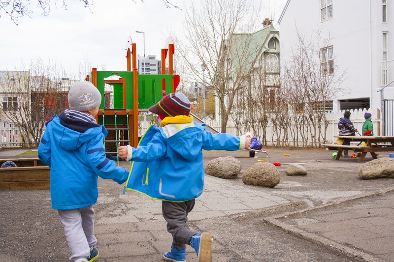 Fæðingarorlofið er eitt deilumálanna innan ríkisstjórnarflokkanna.