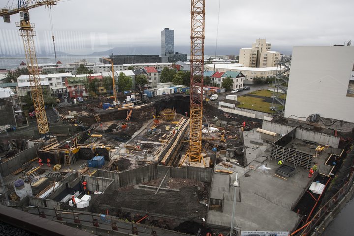 Mikil gróska virðist vera í byggingarframkvæmdum.