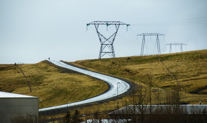 rafmagnslínur í hvalfirði