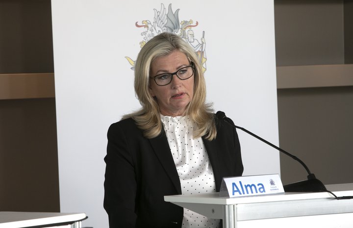 Alma Möller, landlæknir.