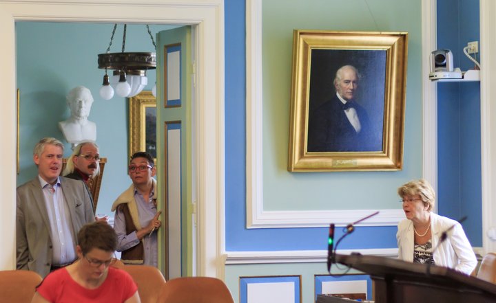 Alþingi setti lög á aðgerðir flugumferðarstjóra í vikunni. Það er í fimmtánda sinn sem slíkt er gert síðan árið 1985. Vinnumarkarðsfræðingur segir að greinilegt sé að eitthvað mikið sé að vinnumarkaðnum.