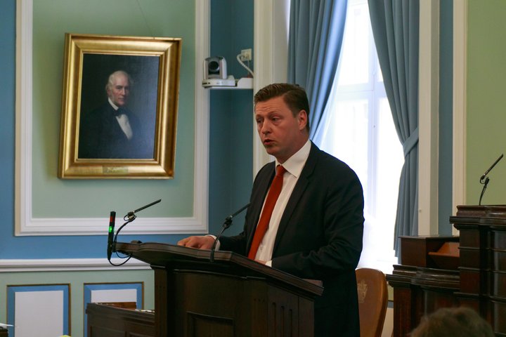 Höskuldur Þórhallsson