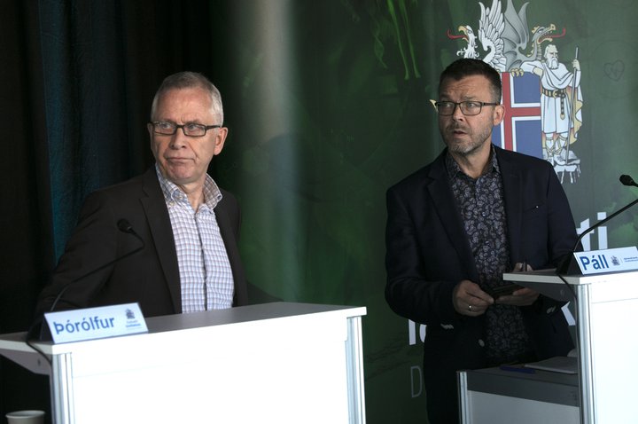Þórólfur Guðnason og Páll Þórhallsson á upplýsingafundi dagsins.