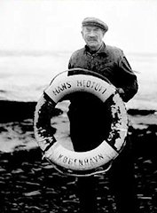 Eina sem nokkru sinni hefur fundist úr skipinu er bjarghringur sem rak á fjöru austan við Grindavík.