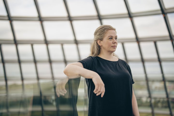 Helga Rakel Guðrúnardóttir var hökkuð og sá sem það gerði hefur játað það fyrir henni. Samt sem áður vill lögreglan á Íslandi ekki rannsaka málið.