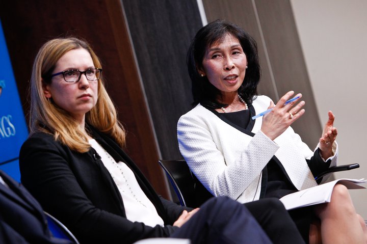 Nellie Liang, aðstoðarráðherra innanlandsfjármála Bandaríkjanna, til hægri.