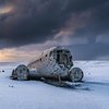 Douglas DC-3 flugvél Bandaríkjahers brotlenti á Sólheimasandi árið 1973. Flak vélarinnar situr enn í sandinum og er orðið að vinsælum ferðamannastað þrátt fyrir að vera illa leikið af veðrum og vindum.