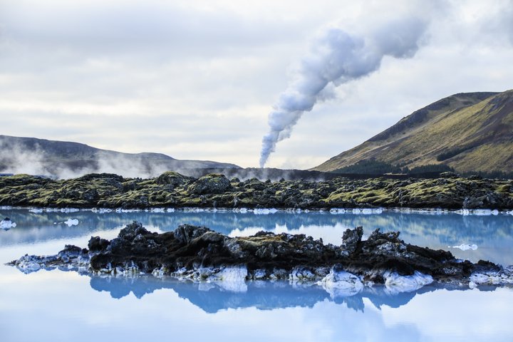 Á meðal verðmætustu eigna HS Orku er 30 prósent hlutur í Bláa lóninu.