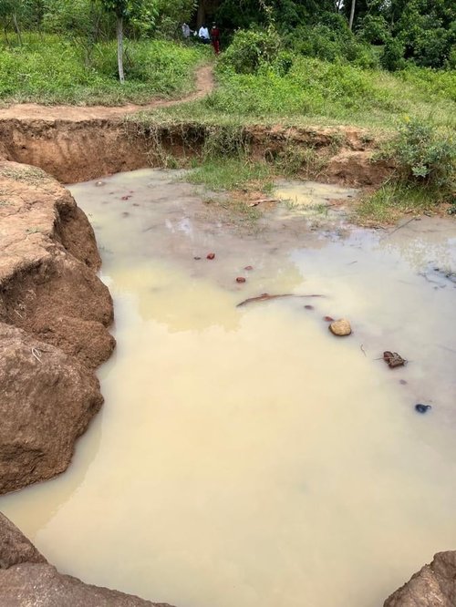 Íslensk stjórnvöld vinna með þeim úgönsku að því að bæta aðgengi að hreinu vatni í landinu. Hreint vatn er lykilatriði í baráttunni við ebólu og fleiri sjúkdóma. Mynd: Finnbogi Rútur