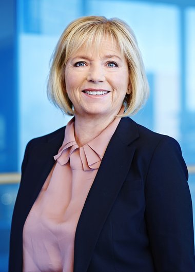 Monica Caneman er hætt í stjórn Arion banka.