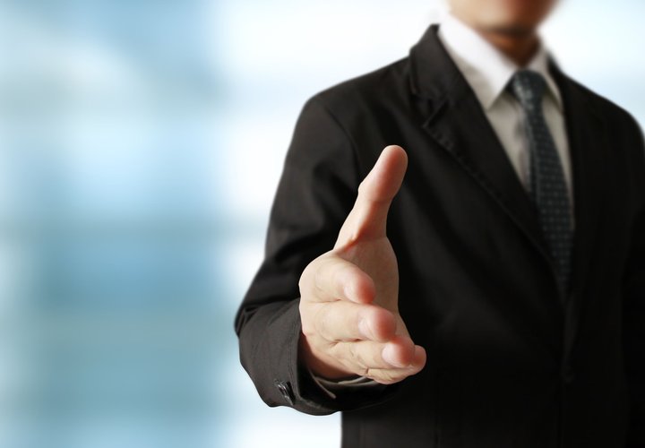 Alþjóðagjaldeyrissjóðurinn segir að það skipti meira máli hverjir fái að handsala kaup á íslenskum bönkum en hversu hratt það gerist og hvaða verð fæst fyrir þá.