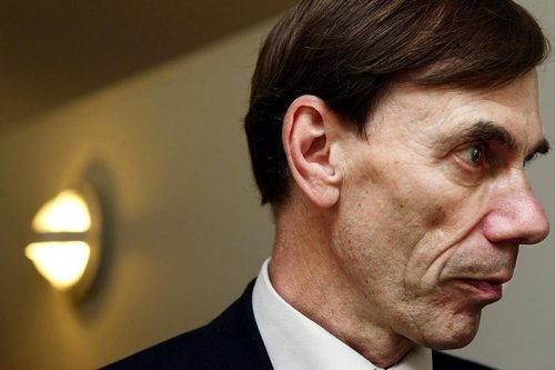 Mogens Camre er umdeildur stjórnmálamaður sem hefur gagnrýnt innflytjendamál í Danmörku harkalega.