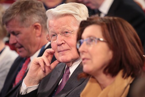 Ólafur Ragnar Grímsson fylgdist með pallborðsumræðunum í Rússlandi. Ólafur Ragnar á stóran þátt í því að koma Íslandi að í umræðum um norðurslóðir.