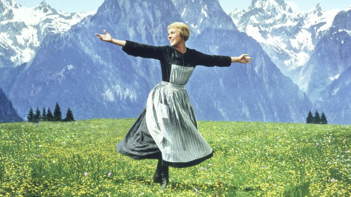 Fræg pósa leikkonunnar Julie Andrews úr kvikmyndinni Sound of music.