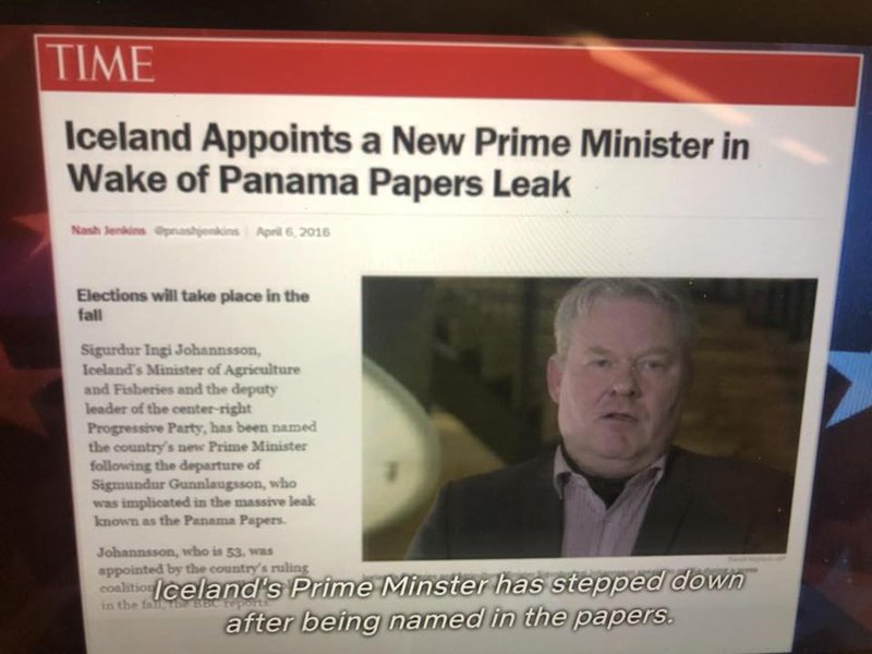 Sigurður Ingi birtist á mynd í The Laundromat.