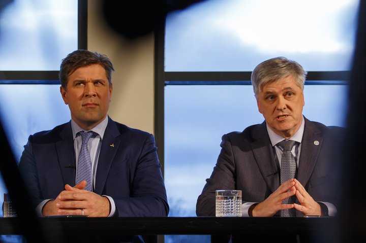 Bjarni Benediktsson og Benedikt Jóhannesson á blaðamannafundi þar sem ríkisstjórnarsamstarf Sjálfstæðisflokks, Viðreisnar og Bjartrar framtíðar var kynnt.