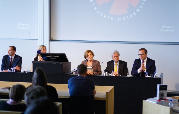 Ástþór Magnússon, Sturla Jónsson, Halla Tómasdóttir, Guðni Th. Jóhannesson, Elísabet Kristín Jökulsdóttir, Davíð Oddson og Andri Snær Magnason mættu í HR í dag.