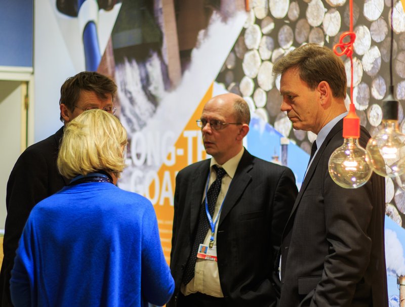 Málin rædd í Norræna básnum.