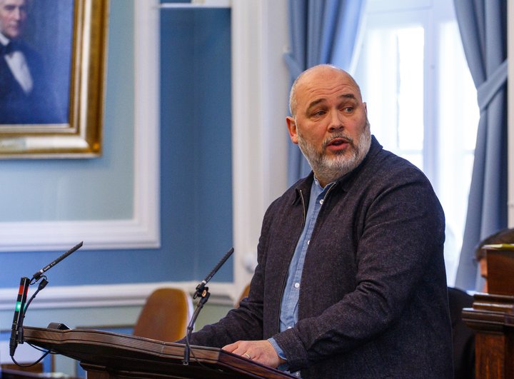 Logi spurði hvort ekki væri kominn tími til að höggva á hnútinn í kjaradeilu hjúkrunarfræðinga við ríkið.