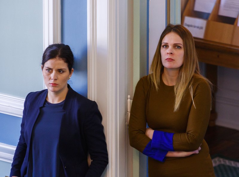 Þórdís Kolbrún Reykfjörð Gylfadóttir, ferðamála-, iðnaðar- og nýsköpunar­ráðherra, og Björt Ólafsdóttir hafa síðan ríkisstjórnin tók við völdum mælt fyrir málum sem tengjast loftslagsaðgerðum beint á Alþingi.