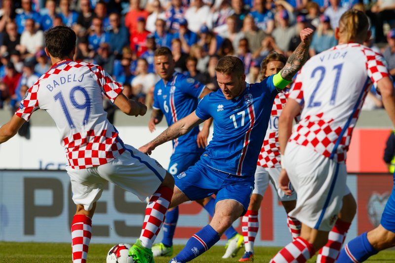 Aron Einar Gunnarsson er fyrirliði Íslands.