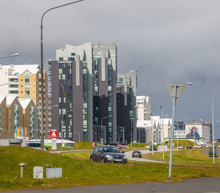 7DM_3302_raw_170627.jpg húsnæði fólk hús fasteign hús reykjavík 