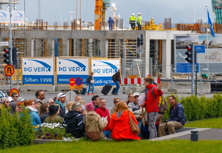 7DM_3310_raw_170627.jpg húsnæði fólk hús fasteign hús reykjavík 