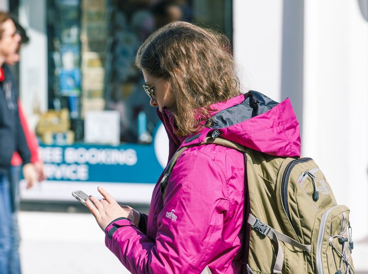 Þróunin í ferðaþjónustunni hefur verið svo hröð að íslenskt samfélag hefur á ýmsum sviðum átt fullt í fangi með að reyna að halda í við þróunina.