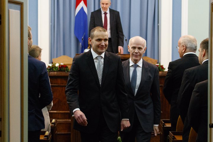 Helgi Bernódusson, skrifstofustjóri Alþingis, sést hér með forseta Íslands.