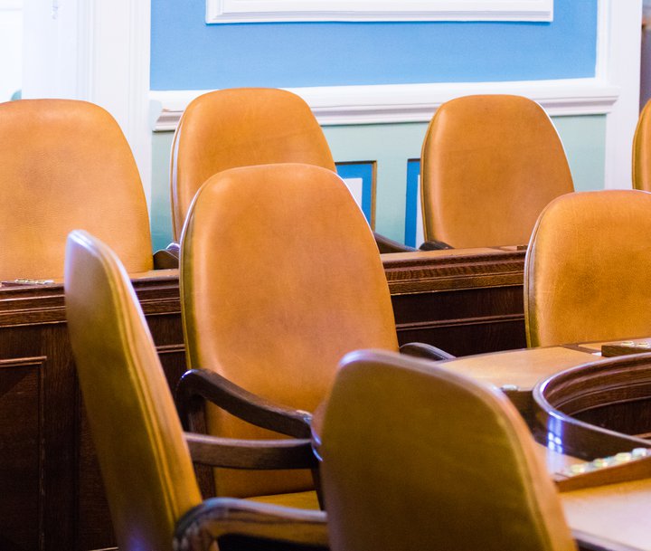 Alþingismenn munu í dag taka afstöðu til þess hvort þeir teljist rétt kjörnir.