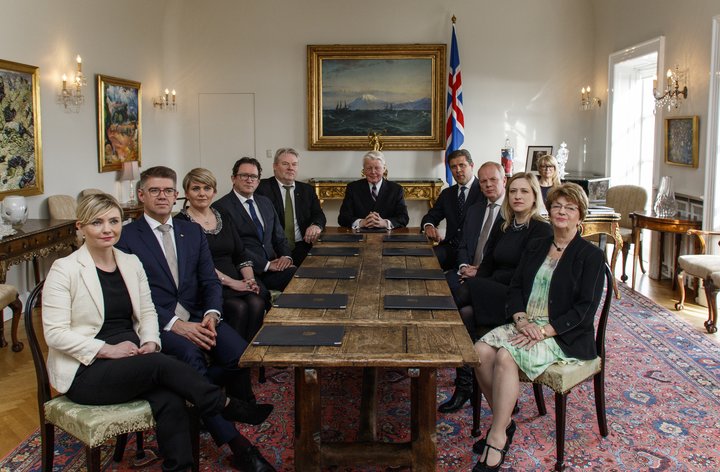 Ríkisstjórn Sigurðar Inga Jóhannssonar á ríkisráðsfundi á Bessastöðum í apríl.