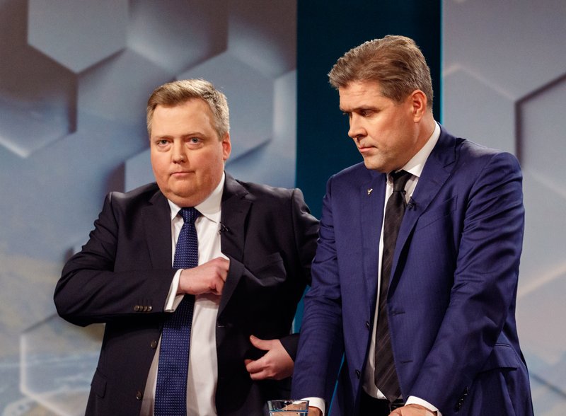Sigmundur Davíð Gunnlaugsson Bjarni Benediktsson, sem eitt sinn leiddu saman ríkisstjórn, munu að öllum líkindum sitja saman í stjórnarandstöðu á komandi kjörtímabili. MYND: Birgir Þór Harðarson