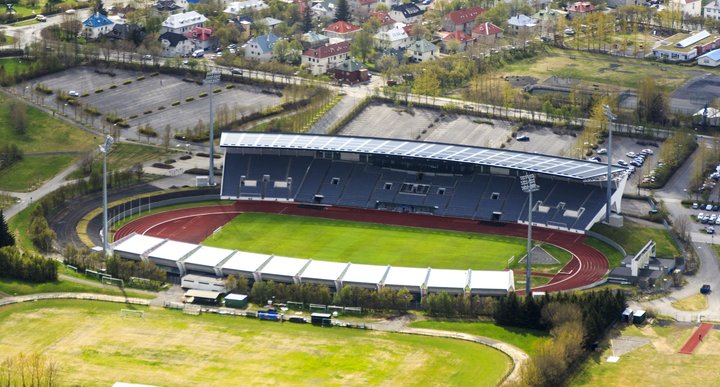 Forysta Knattspyrnusambands Íslands fær harða gagnrýni fyrir yfirlýsingu sína vegna málsins..