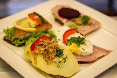 Að mati Dana jafnast ekkert á við ekta „smørrebrød“. Mynd: Flickr - Alex Berger