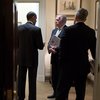 John Brennan, yfirmaður bandarísku leyniþjónustunnar CIA, ræðir við Barack Obama, forseta Bandaríkjanna, í Hvíta húsinu.