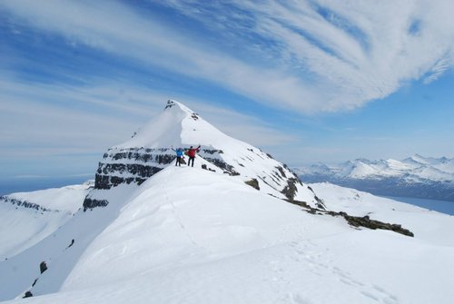 Bókin 101 Austurland – Tindar og toppar er nú á lokastigi vinnslu.