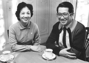 Örlagavaldar. Benigno Aquino Jr. og Corazon kona hans. Benigno var ráðinn af dögum, en Corazon sigraði Marcos í forsetakosningunum 1986. 