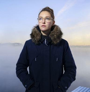 Áróra Árnadóttir doktor á verkfræði- og náttúruvísindasviði hefur rannsakað ferðatengt kolefnisspor ungra Reykvíkinga sérstaklega. Mynd: Aðsend