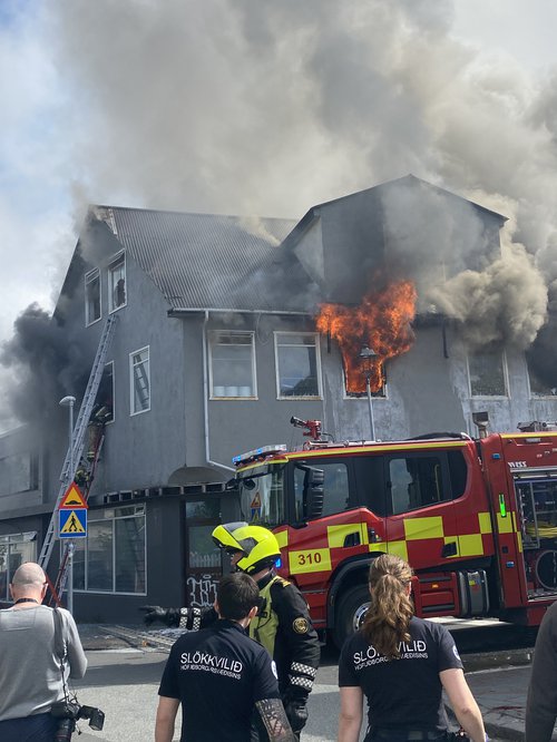 Bræðraborgarstígur alelda þann 25. júní. Mynd: Aðsend