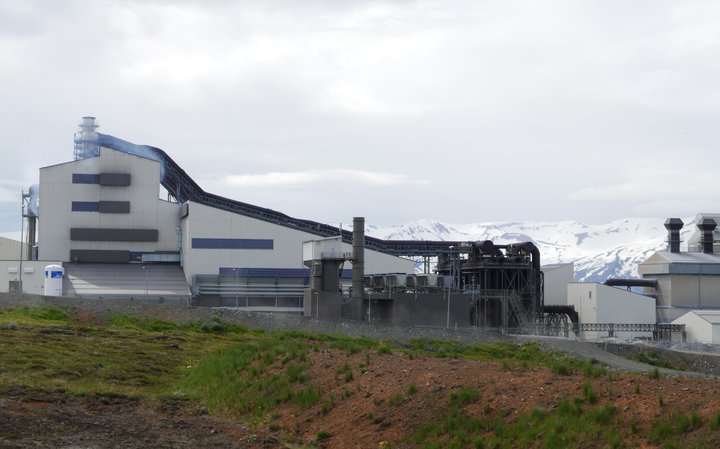Kísilver PCC á Bakka var gangsett í maí árið 2018, eftir þriggja ára framkvæmdatímabil. Stefnt er að því að slökkva á báðum ofnum þess í lok júlí.